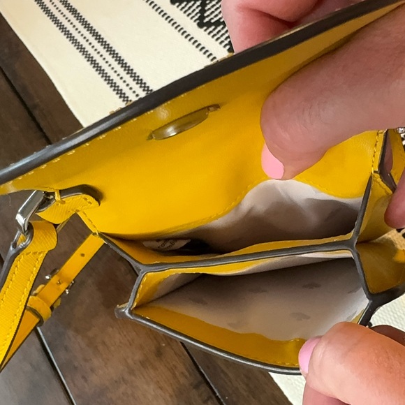 Kate Spade ♠️ Saffiano Leather Crossbody Bag - Picture 3 of 3